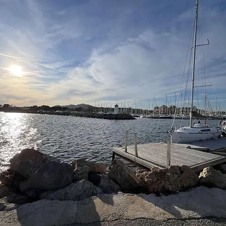 Hyecau Pour 4 Personnes Avec Vue Sur Le Port D'hyeres *