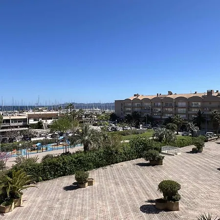 Hyecau Pour 4 Personnes Avec Vue Sur Le Port D'hyeres